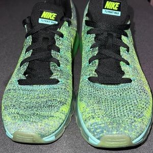 Womens Nike Flyknit Max